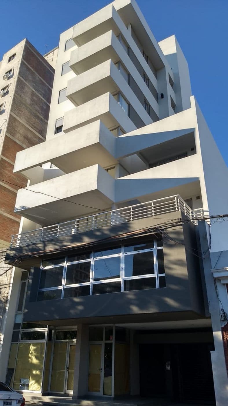 LISANDRO DE LA TORRE 3200 - Sarricchio Bienes Raíces — foto 1