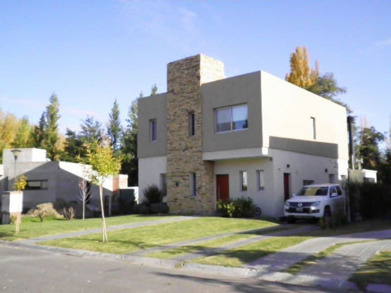 Rio Colorado 200 - Seleme Inmobiliaria — foto 1