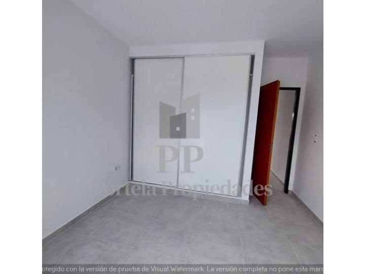 COMPLEJO DE 5 DEPTOS EN CASTELAR — foto 6