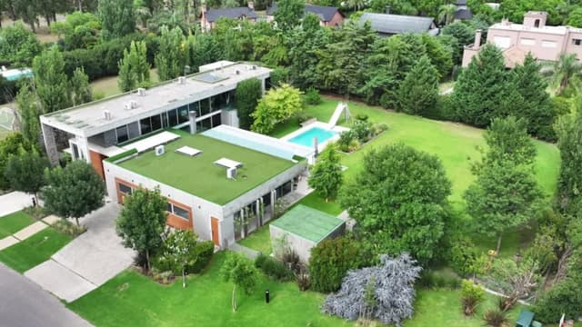 Funes: Kentucky Club de Campo - Casa de 4 dormitorios y 4 cocheras de alta gama, Santa Fe, Argentina