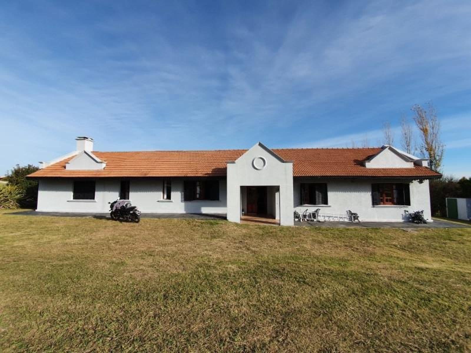 Casa De Tres Dormitorios Con Pileta, Barrio Los Algarrobos — foto 6