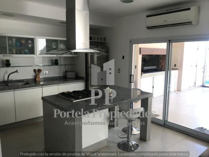 CASA DE 4 AMBIENTES CON PARQUE Y PILETA — foto 7