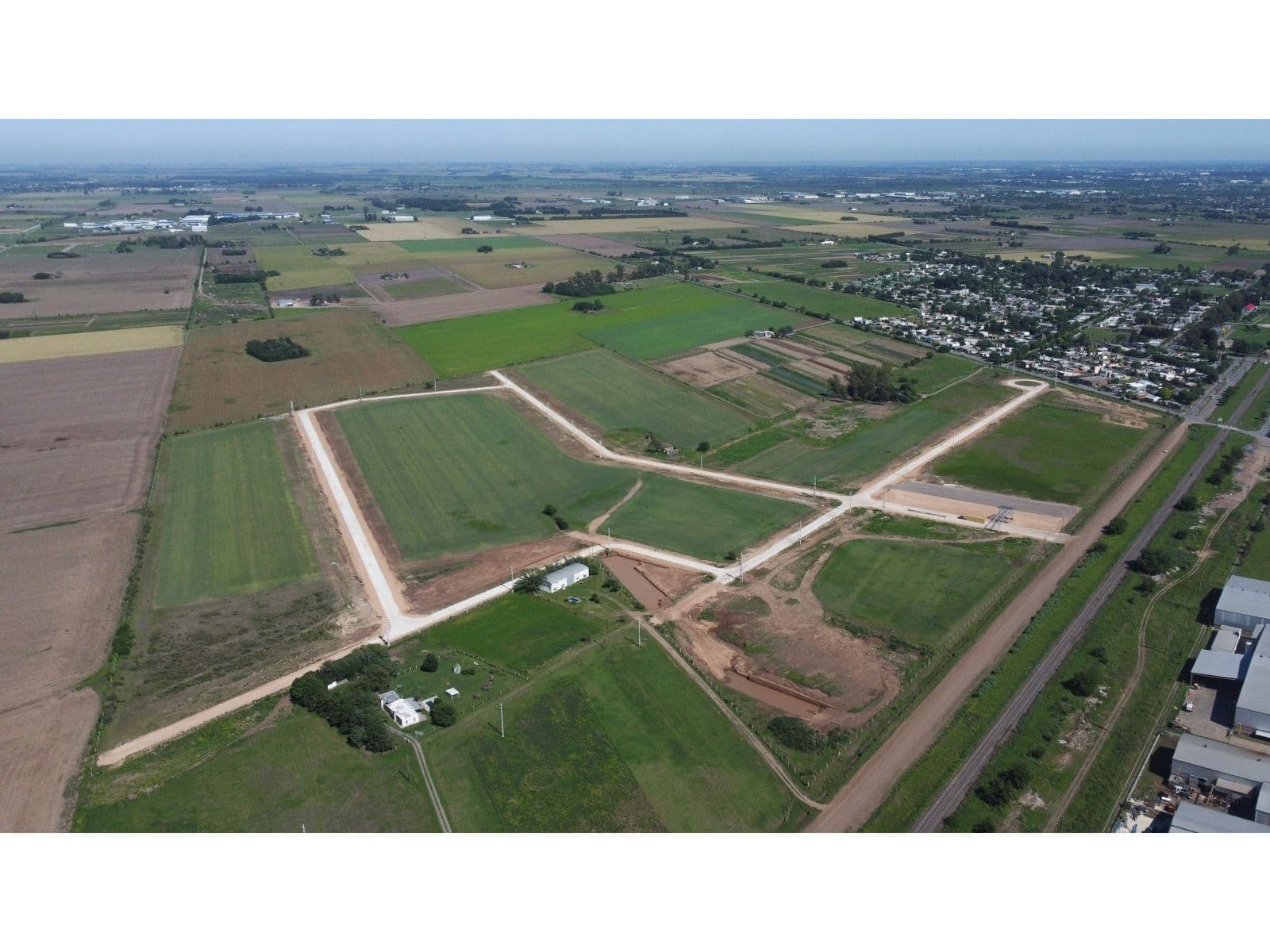 Área Logística e Industrial Alvear - Lote 6.701 m2 — foto 1