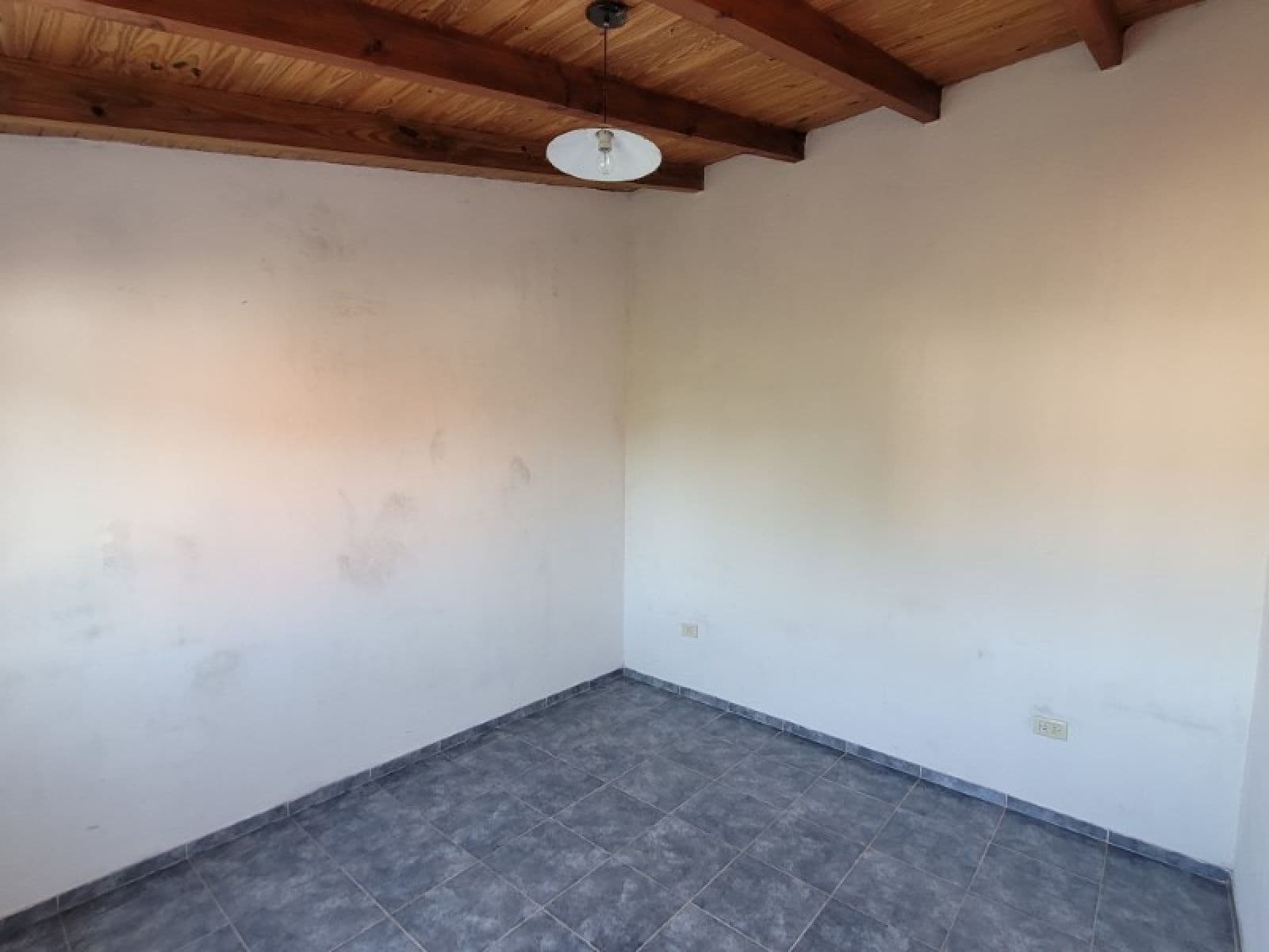 Casa de 3 dormitorios, con cochera. Lamadrid y Matanza — foto 14