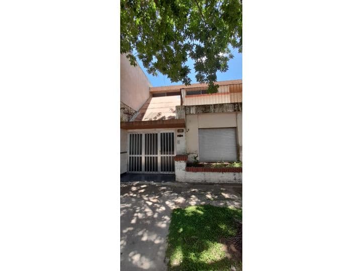 Catamarca 1356, Granadero Baigorria - CASA EN VENTA — foto 1