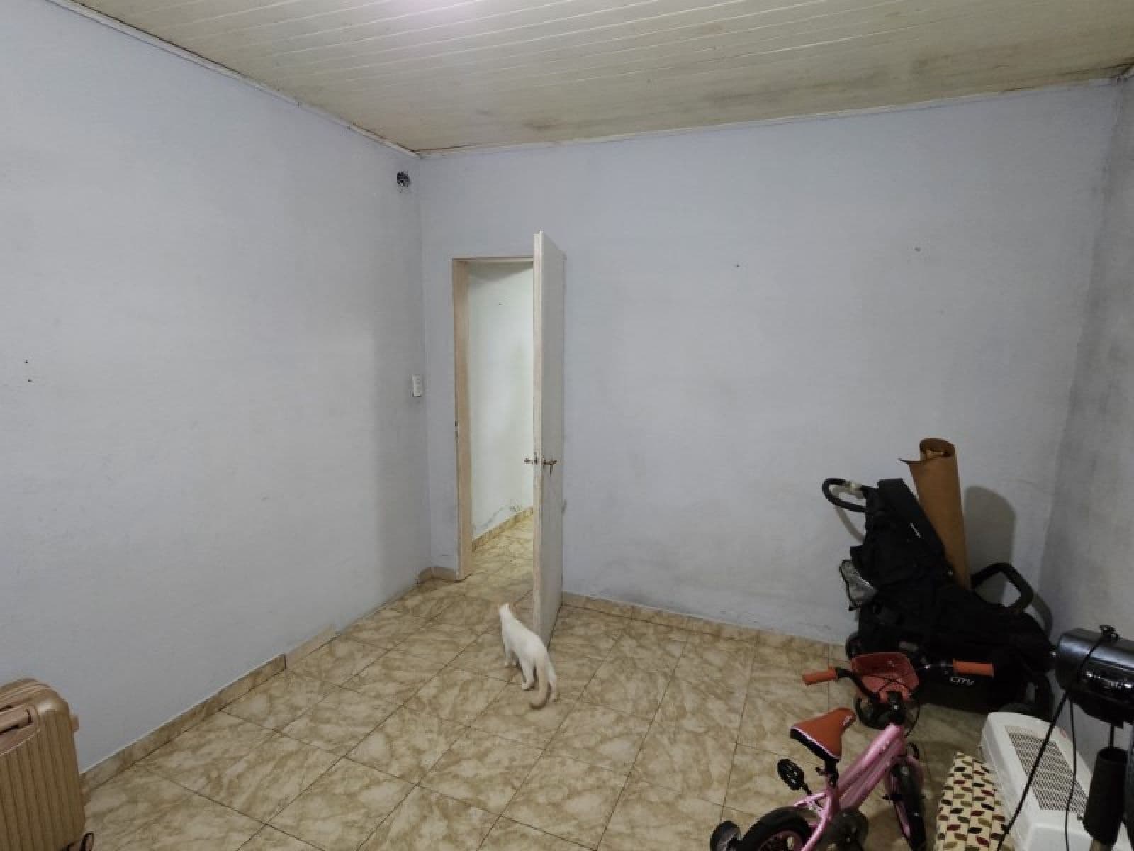 Casa de dos dormitorios, de pasillo. Larrea 828 — foto 10