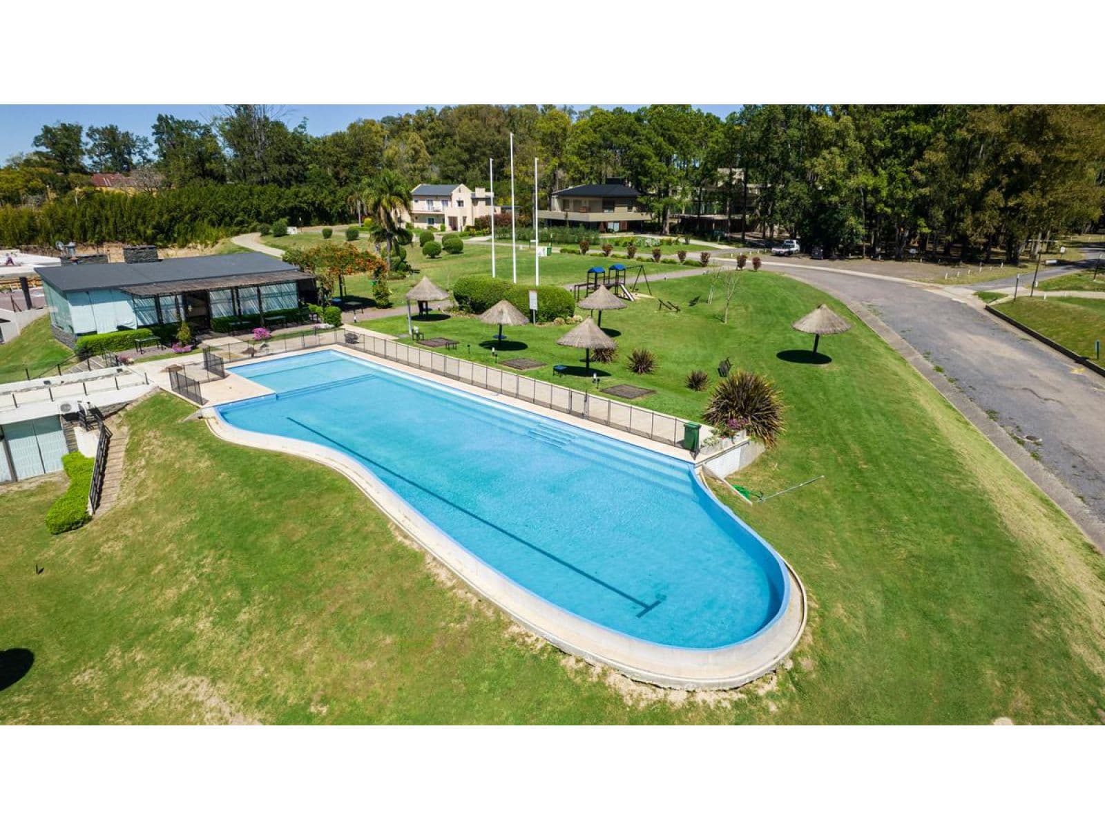 VENTA CASA 5 DORMITORIOS BARRIO PRIVADO PUERTO PARAISO — foto 4