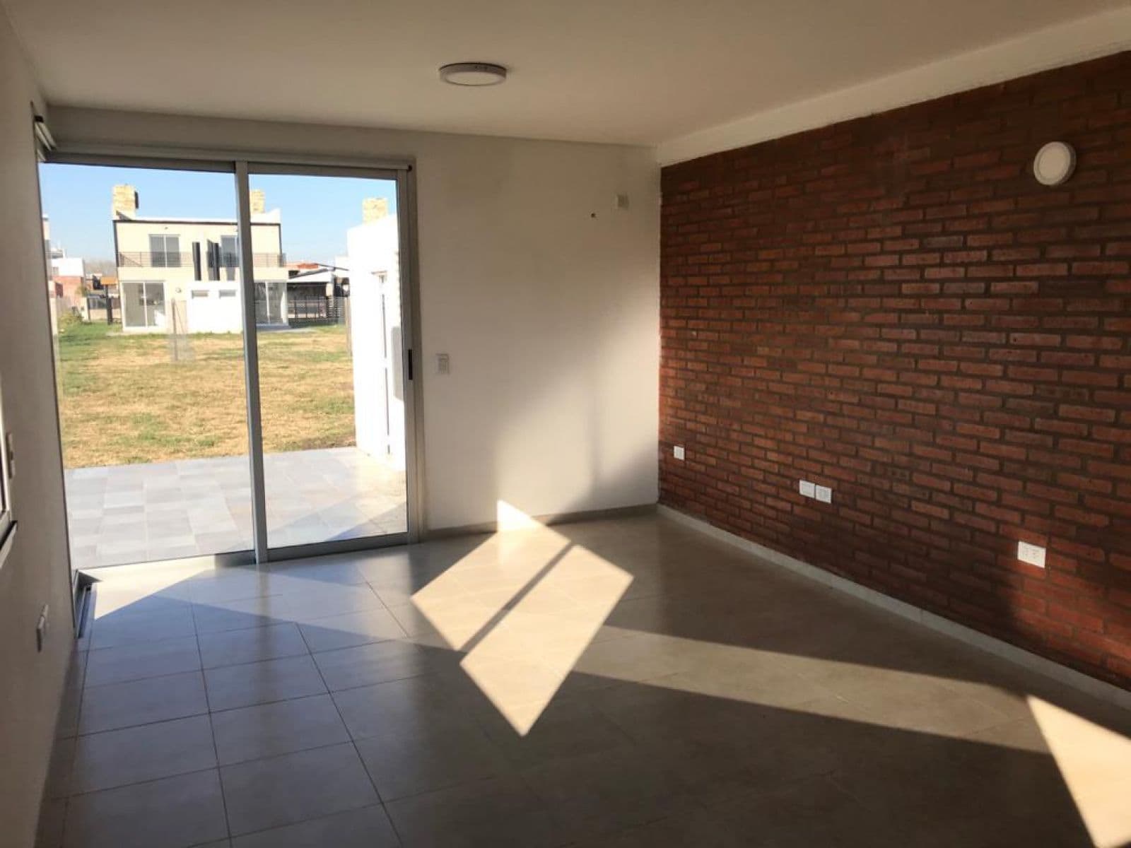 ALQUILER DUPLEX 2 DORMITORIOS FUNES NORTE — foto 2