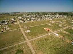 Lotes en Campos del Oeste. La Carolina, Alvear. 300 mts. Escritura directa.