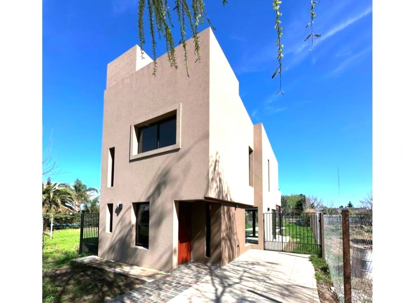 VENTA CASA 2 DORMITORIOS ROLDAN A ESTRENAR — foto 1