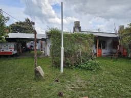 Casa de 3 dormitorios con amplio jardín arbolado! 14 Viviendas Barrio Quinto Cuartel - Victoria, Entre Ríos