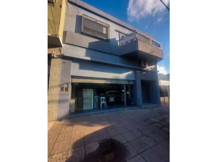 Excelente inmueble en venta con local comercial — foto 4