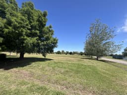 PUERTO ROLDAN- ESQUINA - RETASADO- SOBRE EL LAGO - RETASADO
