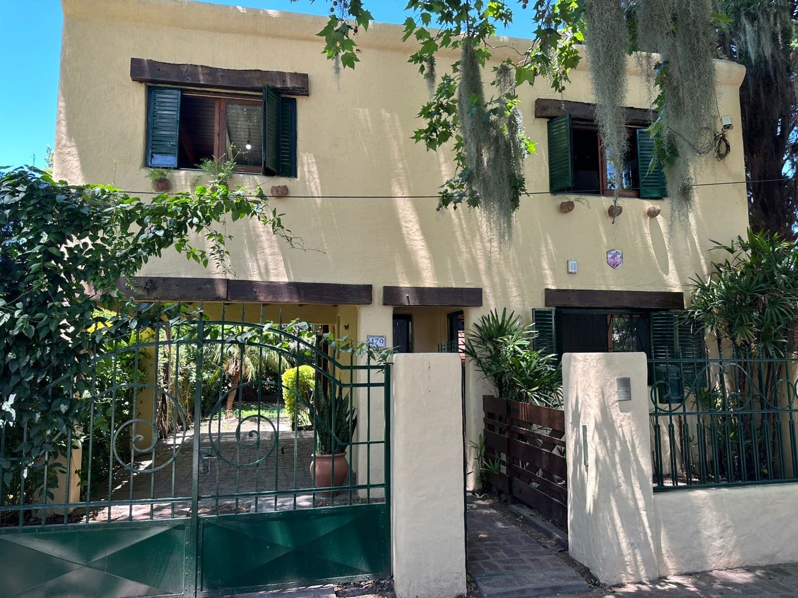 VENTA CASA 3 DORMITORIOS GRANADERO BAIGORRIA — foto 1