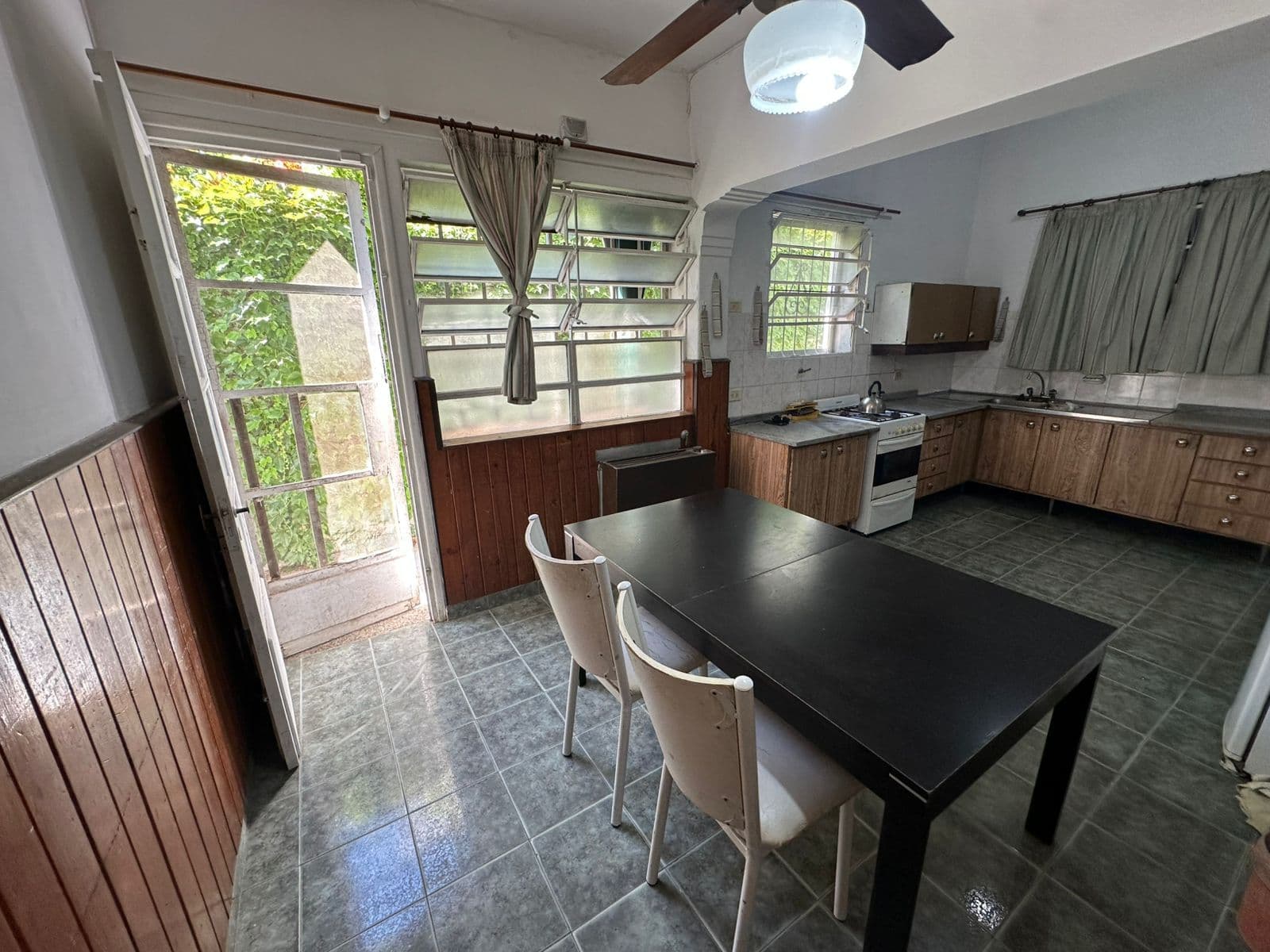 VENTA CASA PARA RECICLAR 3 DORMITORIOS ALBERDI RIO — foto 13