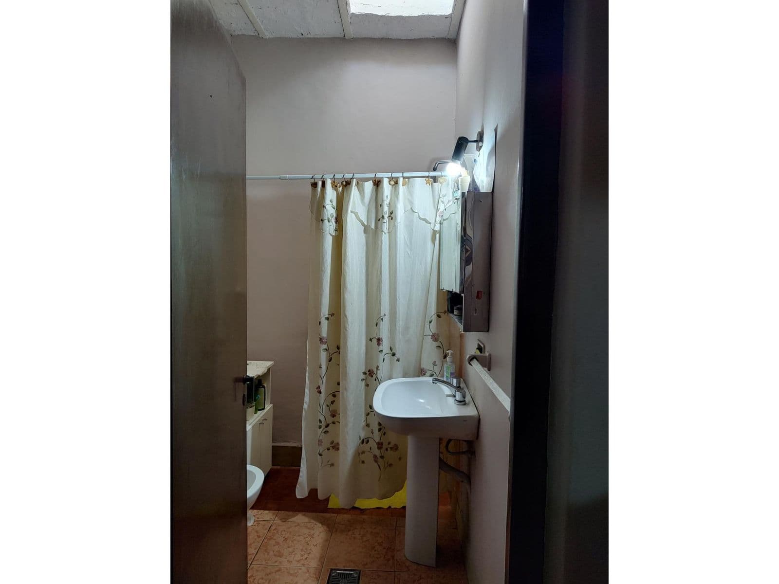 Casa 3 Dormitorios Cochera y Jardin — foto 9