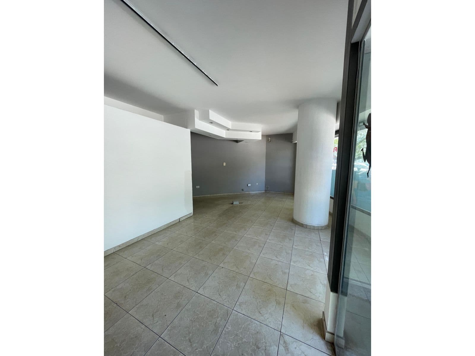 Excelente Local De 120 M2 Con Patio Y Quincho — foto 4