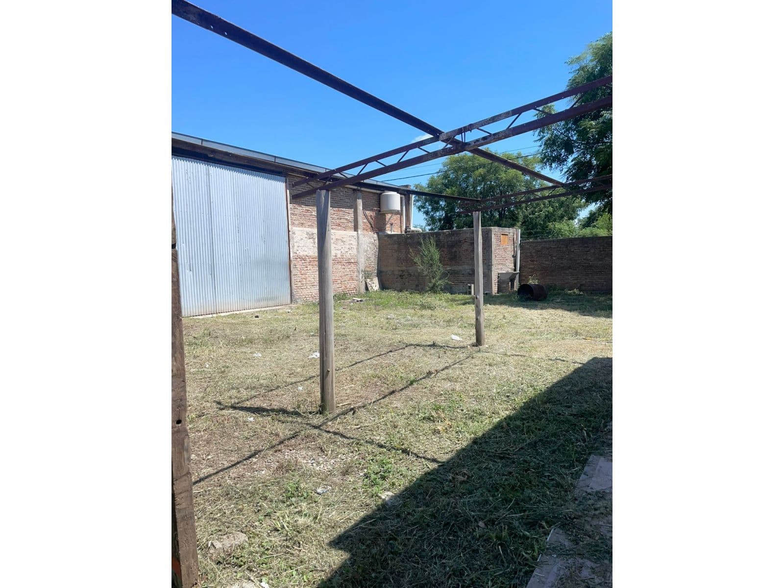IMPERDIBLE CASA CON GALPÓN EN VENTA - VILLA DEL PRADOS — foto 7
