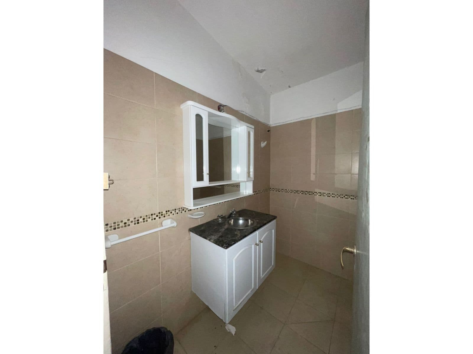 IMPERDIBLE CASA CON GALPÓN EN VENTA - VILLA DEL PRADOS — foto 3