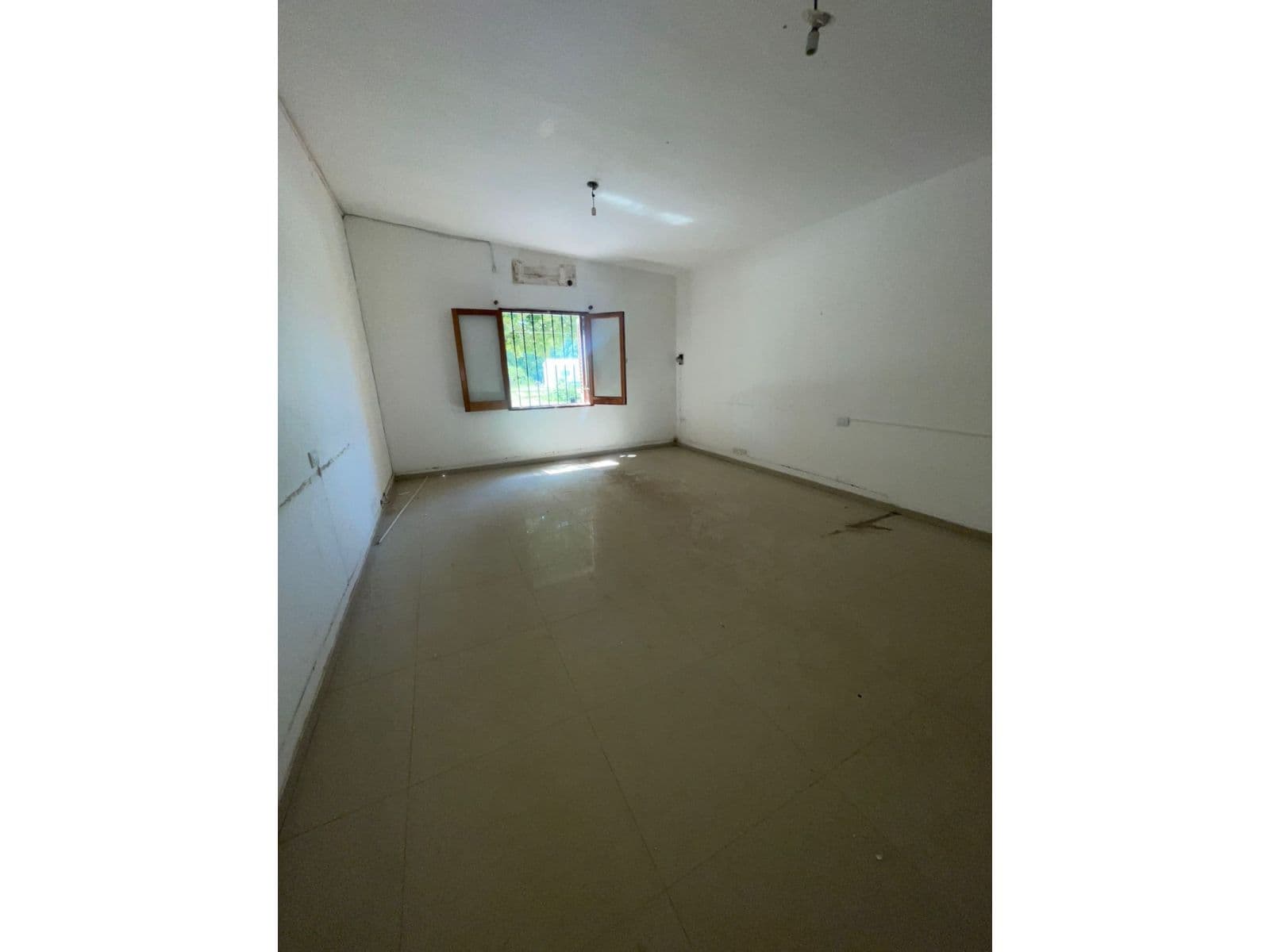 IMPERDIBLE CASA CON GALPÓN EN VENTA - VILLA DEL PRADOS — foto 5