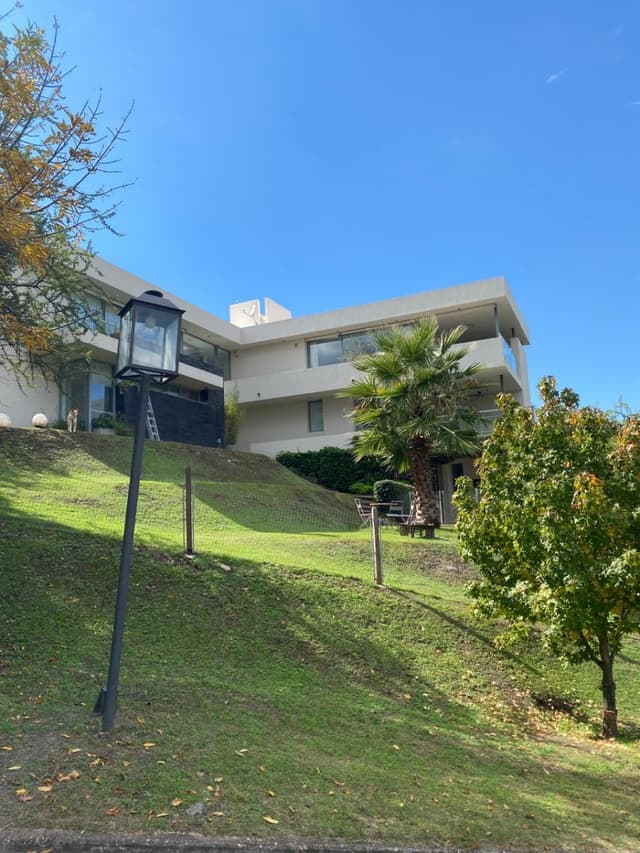 Q2 Casa de Categoría 4 dormitorios venta