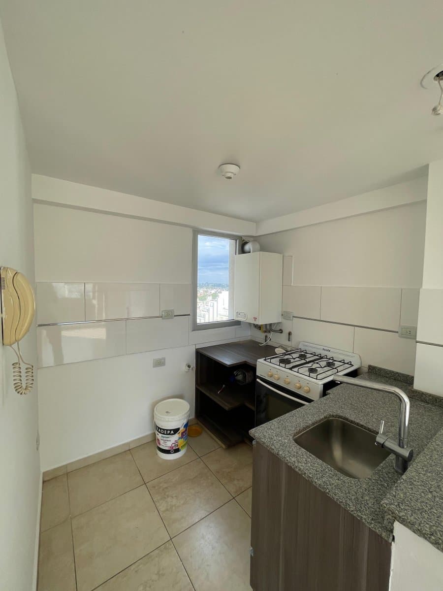 Departamento 1 Dormitorio con Balcon y Cochera En Venta - General Paz — foto 5