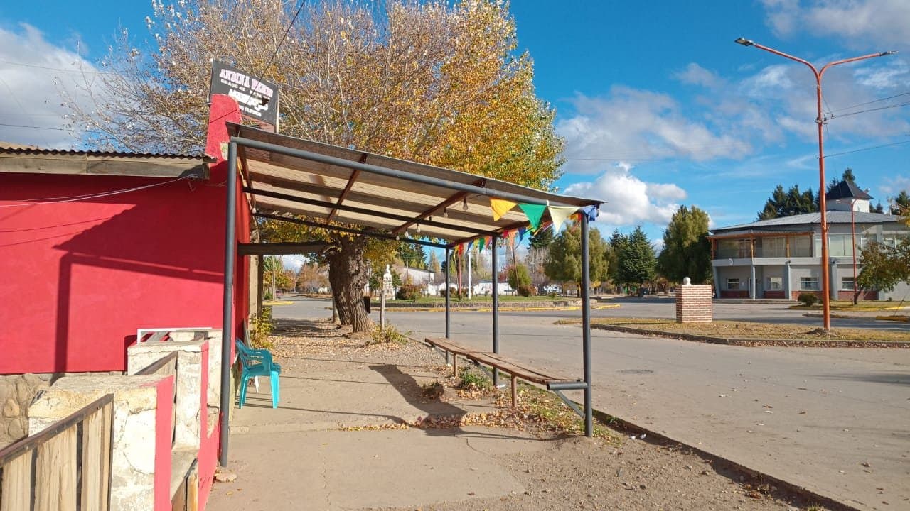SE VENDE EN EL CENTRO DE EL MAITÉN — foto 3