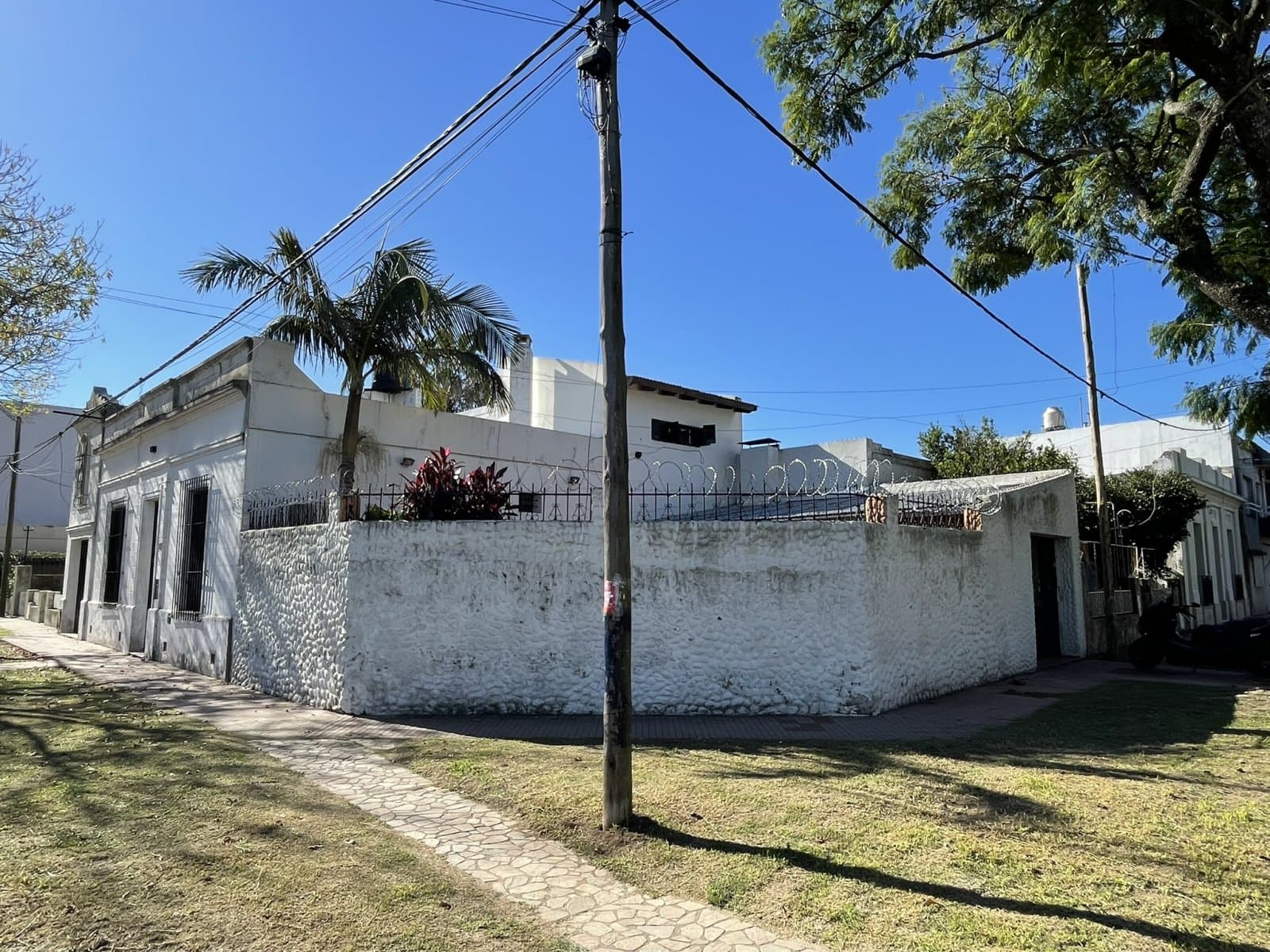 Venta casa en alberdi 3 dormitorios, cochera, patio, quincho. — foto 6