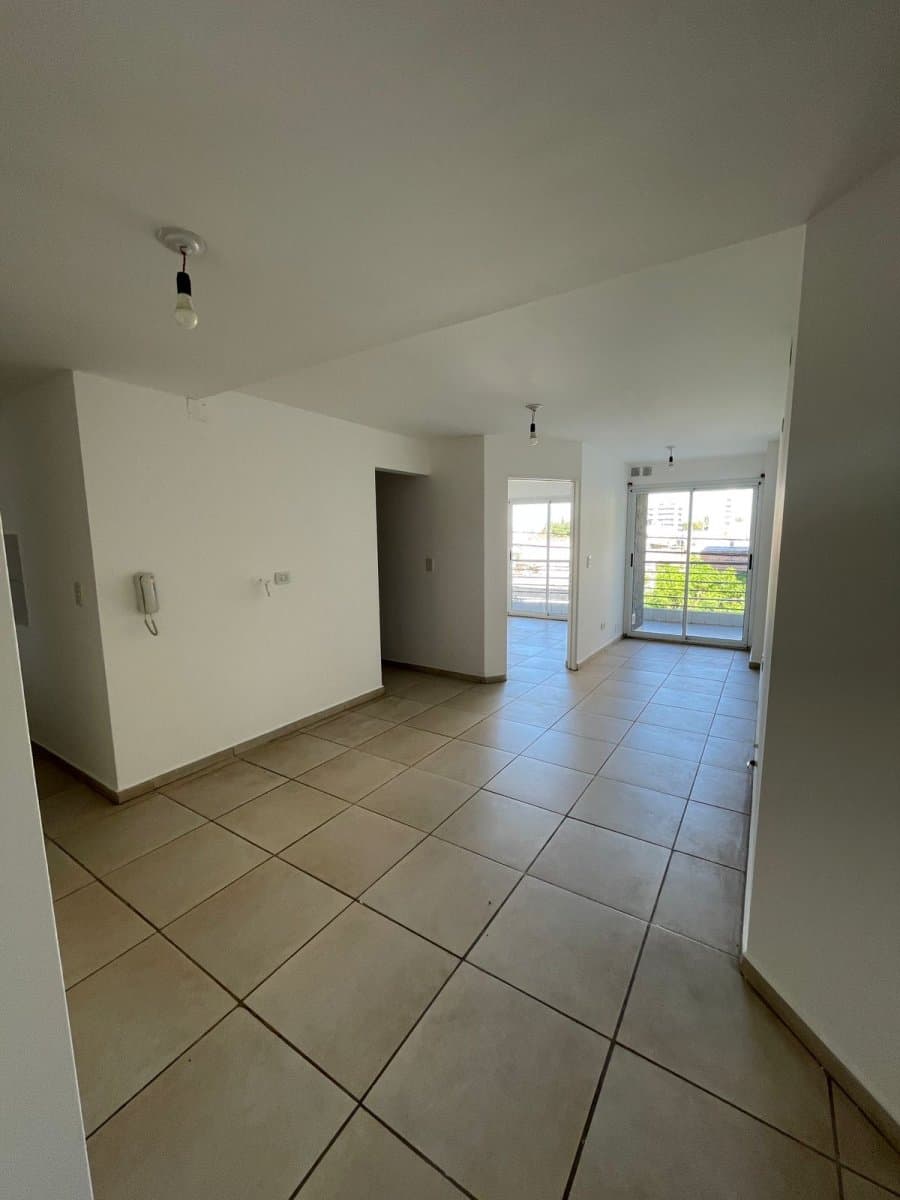Departamento 1 Dormitorio con balcón — foto 2