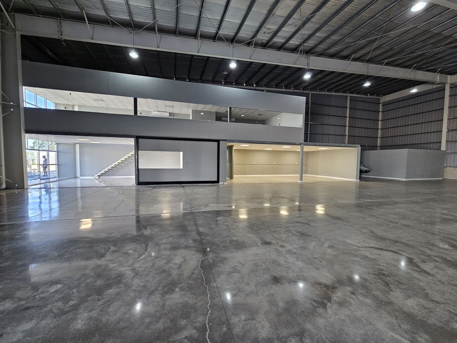 Micro Parque Industrial - Nave 1.700 m2 — foto 2