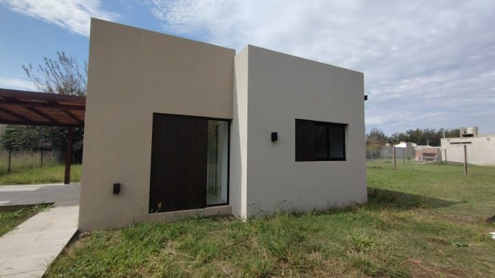 VENTA CASA A ESTRENAR 2 DORMITORIOS IBARLUCEA BARRIO EL SOLEADO — foto 4