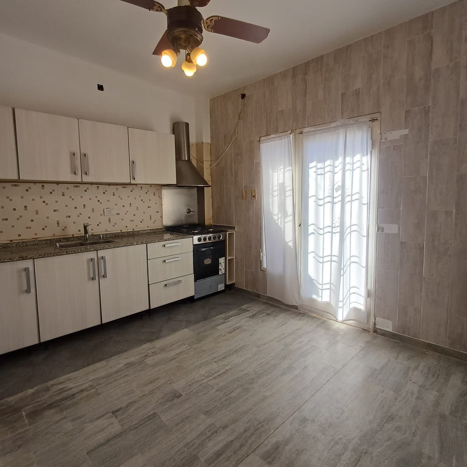 PH tipo casa en Villa Luzuriaga — foto 14