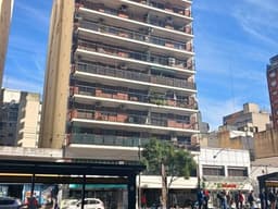 Depto en Alquiler en COLEGIALES 3 ambientes 2 balcones Baulera Super Luminoso Sobre Av. Cabildo Proximo a Subte D