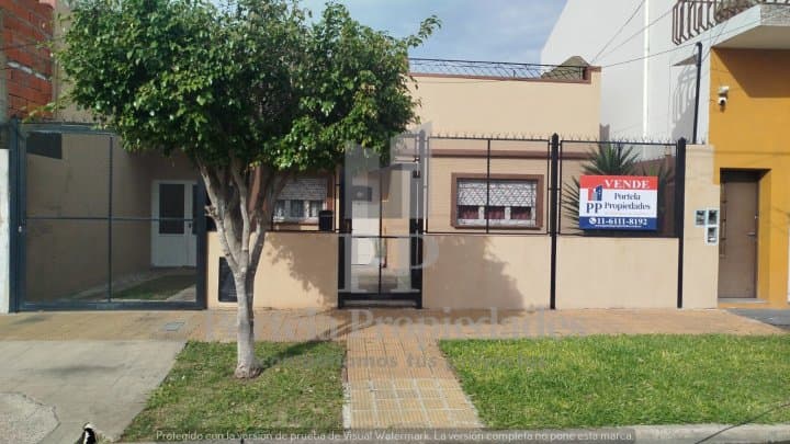 CASA AMERICANA + DEPARTAMENTO MORON — foto 1
