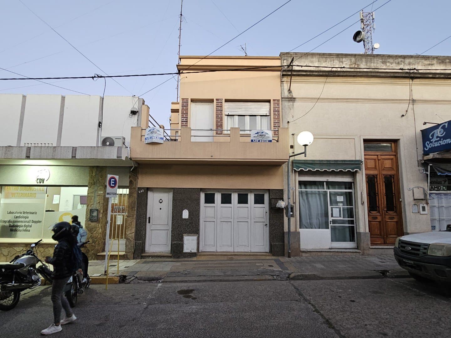 Casa de dos dormitorios, excelente ubicacion, Laprida y 25 de Mayo! — foto 1