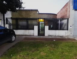 Casa de dos dormitorios - Batlle y Ordoñez 1422 - En Alquiler - $ 450.000