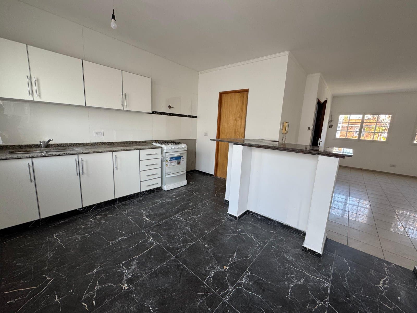 Piso de 3 dormitorios - Arroyito- J. V. Gonzalez 1280 — foto 2