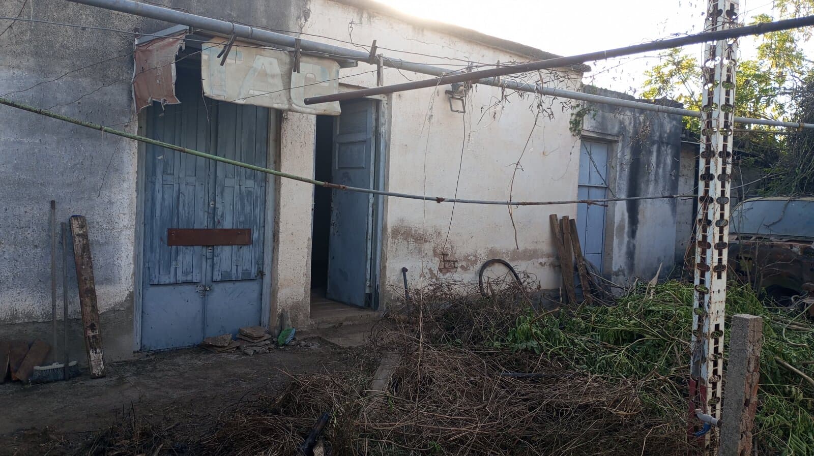 VENDO LOTE CON CONSTRUCCIÓN A DEMOLER, ZONA SUR — foto 14