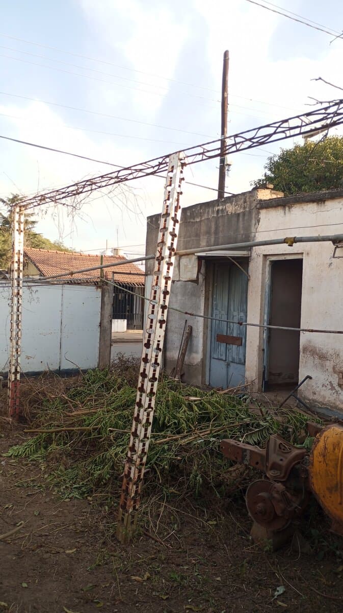 VENDO LOTE CON CONSTRUCCIÓN A DEMOLER, ZONA SUR — foto 11