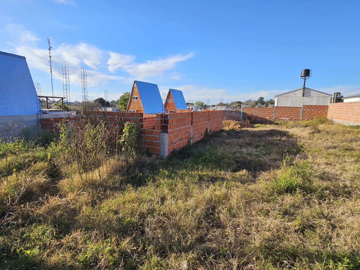 Casa de dos dormitorios en obra, sobre terreno de 197 m2 — foto 8