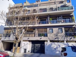 Dto. 3 ambientes  con PATIO en Villa Urquiza