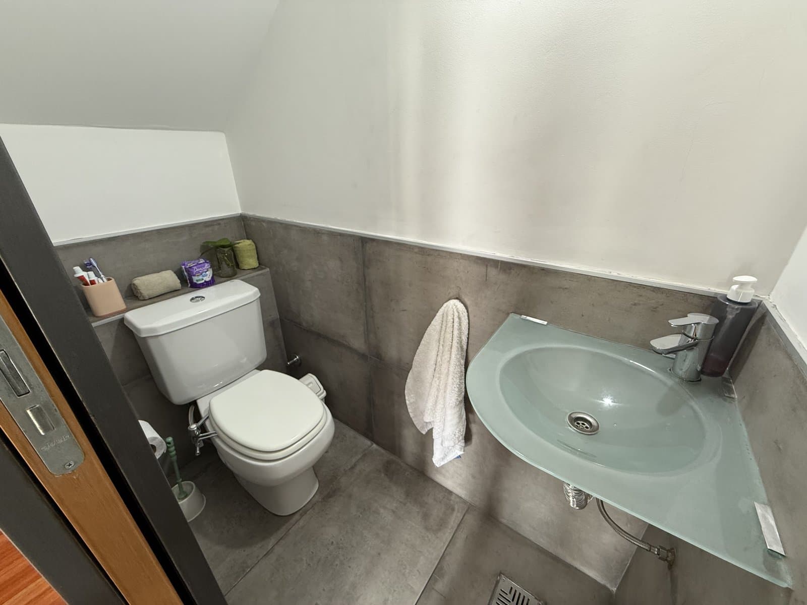 Duplex de 2 dormitorios, doble balcón. Apto crédito. — foto 4