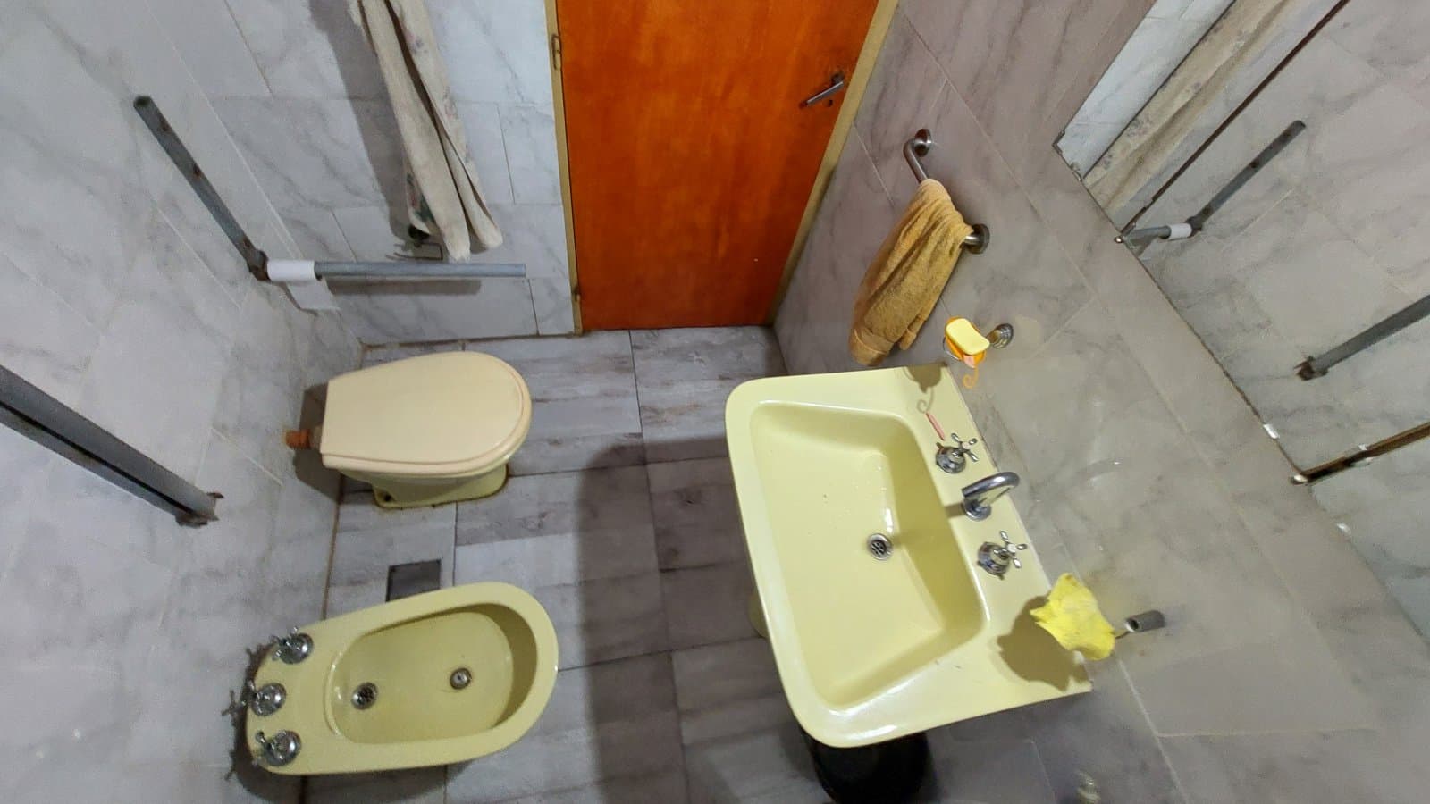 COMODA CASA EN VENTA . TRES DORMITORIOS — foto 2