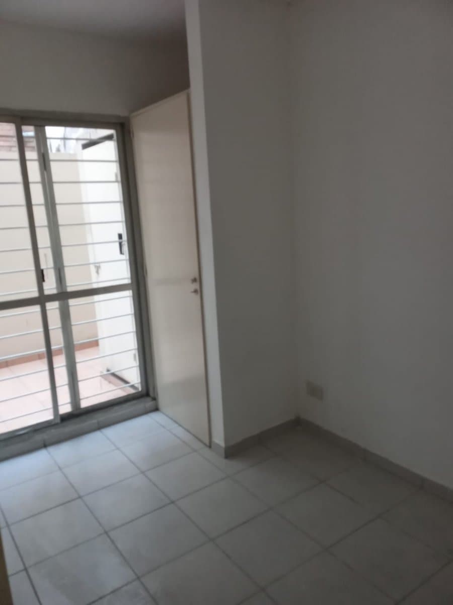 Departamento 1 dormitorio planta baja con patio — foto 4
