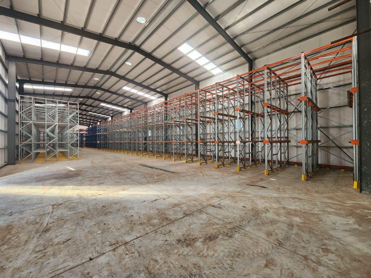 Nave 1640 m2 PIA — foto 1