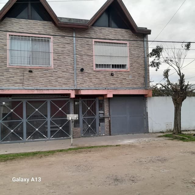 VENTA CASA MAS DEPARTAMENTO FLORENCIO VARELA