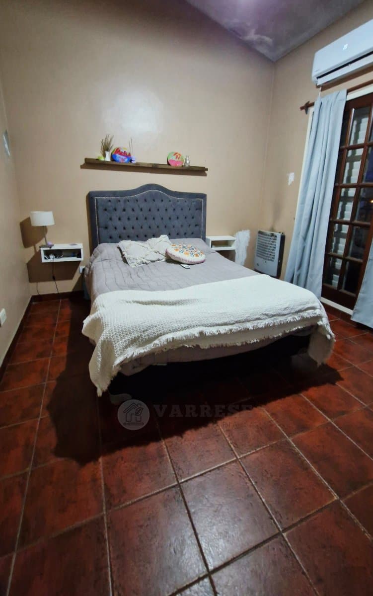 Casa Multifamiliar 12 Ambientes con patio, terraza y cochera. — foto 10