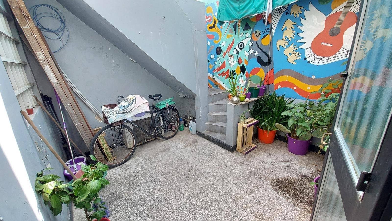 Casa de pasillo 1 dormitorio con patio. Amplia terraza. — foto 9