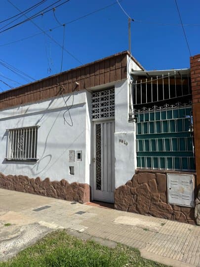VENTA CASA AL FRENTE DOS DORMITORIOS — foto 2