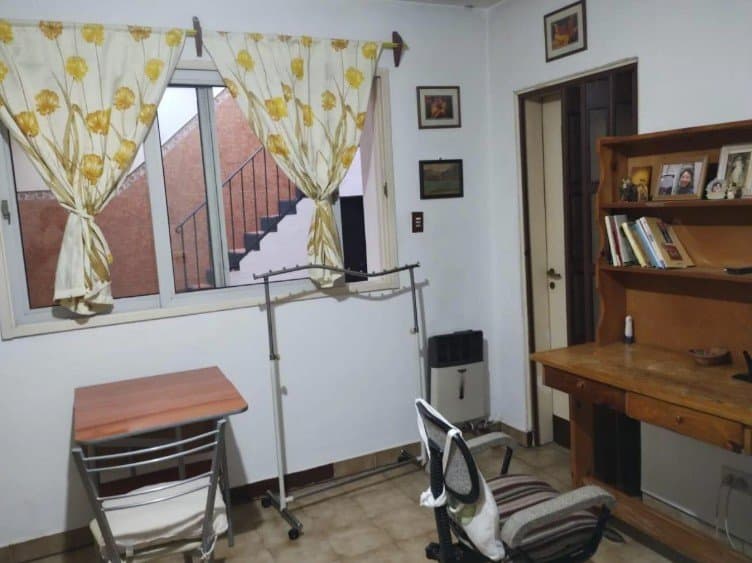 CASA 6 AMBIENTES CON PATIO Y TERRAZA Y LOTE PROPIO — foto 10